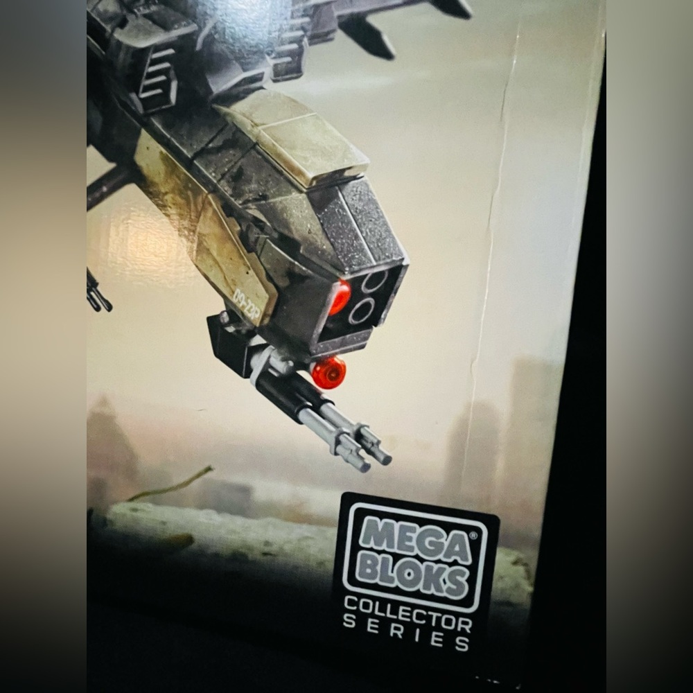 New Call Of Duty Mega Bloks Wraith Attack DKX54 (351 PCs) - Picture 2 of 9